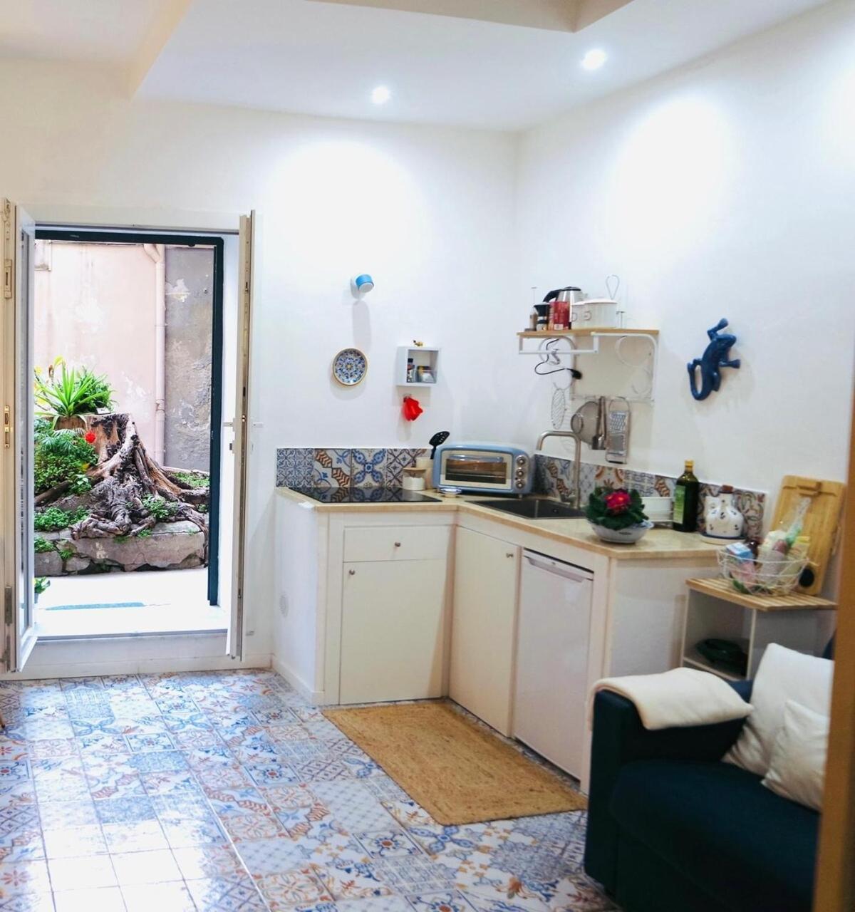 Elvira Flat,via Dante,near Lolli Station Appartamento Palermo