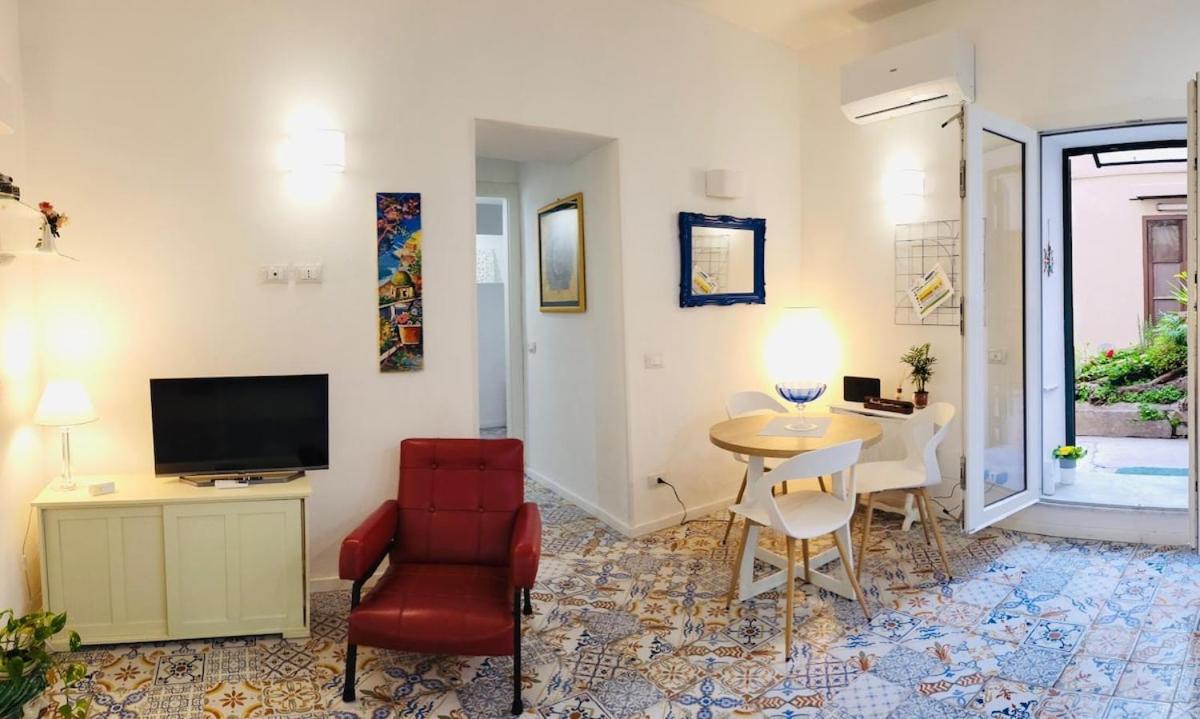 Appartamento Elvira Flat,via Dante,near Lolli Station